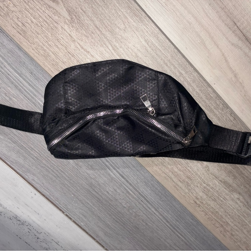 Black Geometric Men's Bag
